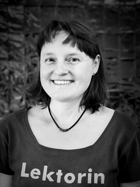 Britta Metzing, Lektorin